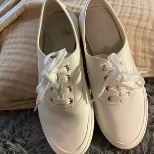 Freshman White Women's Sneakers with Gold Eyelets